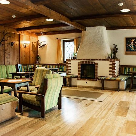 Hotel Marko 외치 외부 사진